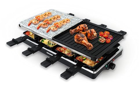 Appareil à raclette avec plaques en pierre et aluminium, huit poêlons et spatules sur une table conviviale